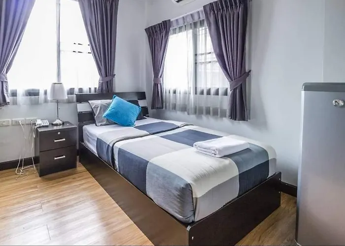 B&B The Cube Sathorn Boutique เดอะ คิวบ์ สาทร บูติค โฮเทล Near Bts Surasak 3*