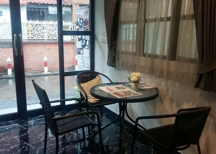 The Cube Sathorn Boutique เดอะ คิวบ์ สาทร บูติค โฮเทล Near Bts Surasak B&B
