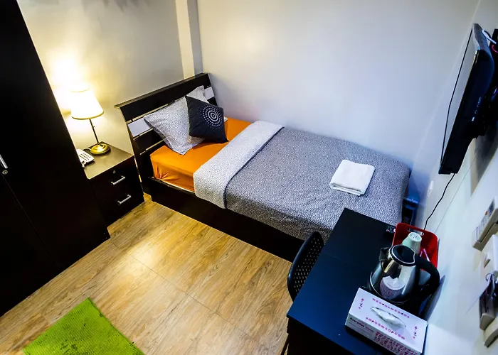 The Cube Sathorn Boutique เดอะ คิวบ์ สาทร บูติค โฮเทล Near Bts Surasak B&B