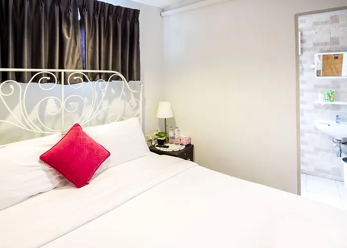B&B The Cube Sathorn Boutique เดอะ คิวบ์ สาทร บูติค โฮเทล Near Bts Surasak 3*