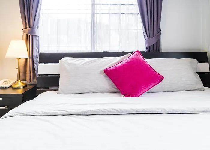 B&B The Cube Sathorn Boutique เดอะ คิวบ์ สาทร บูติค โฮเทล Near Bts Surasak 3*