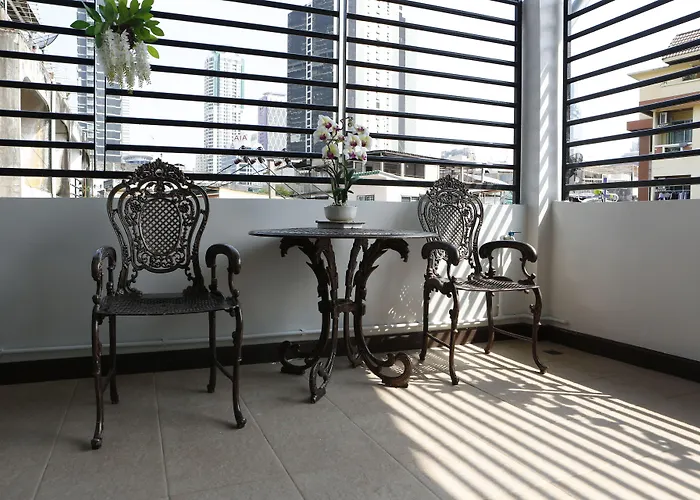 B&B The Cube Sathorn Boutique เดอะ คิวบ์ สาทร บูติค โฮเทล Near Bts Surasak