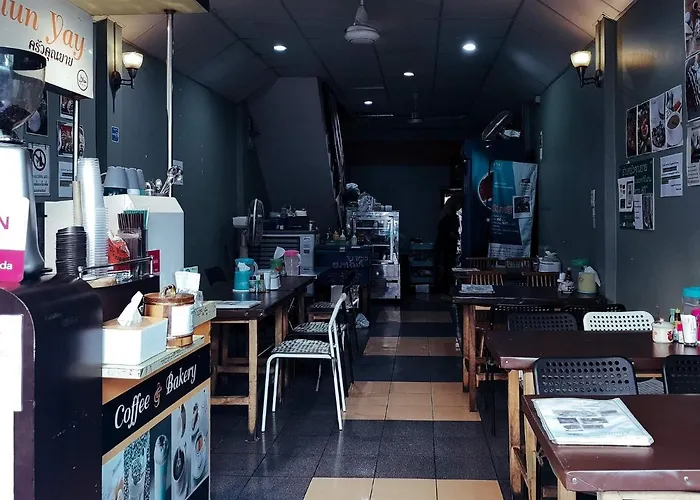 B&B The Cube Sathorn Boutique เดอะ คิวบ์ สาทร บูติค โฮเทล Near Bts Surasak